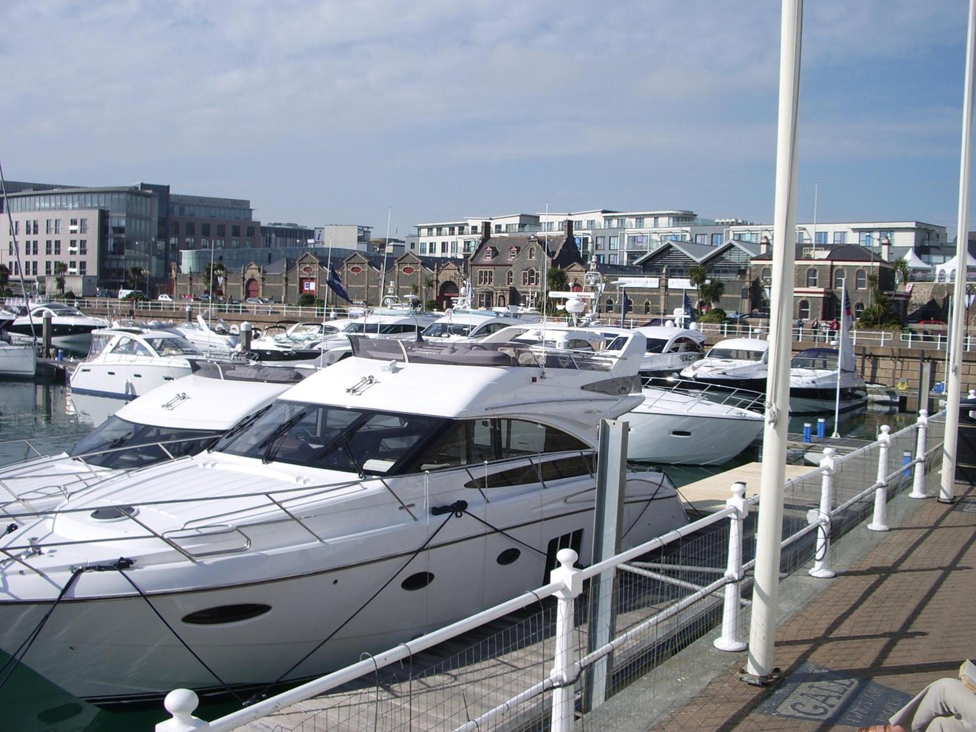 Liberty Wharf Apartments Saint Helier Exterior photo