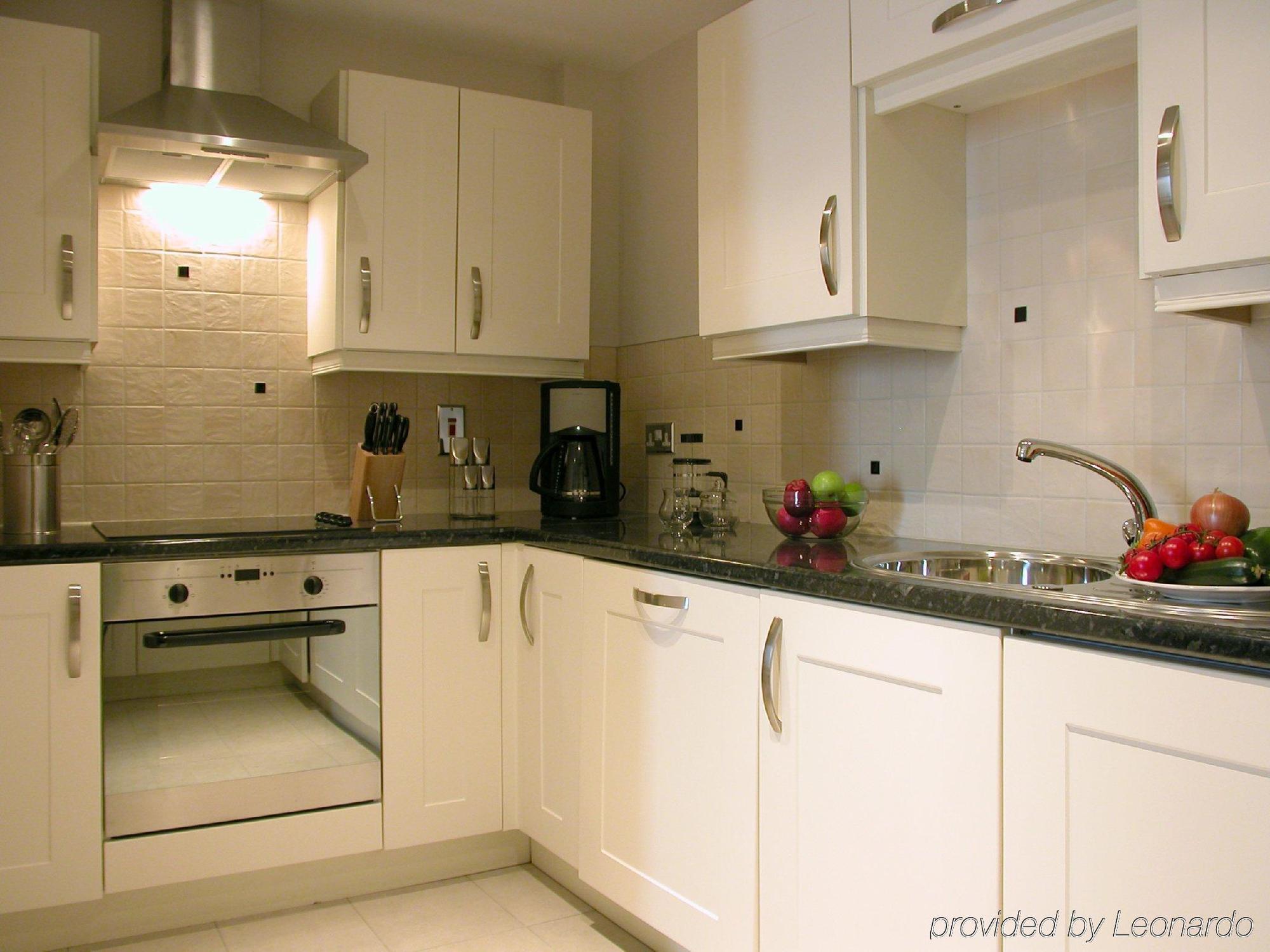 Liberty Wharf Apartments Saint Helier Room photo