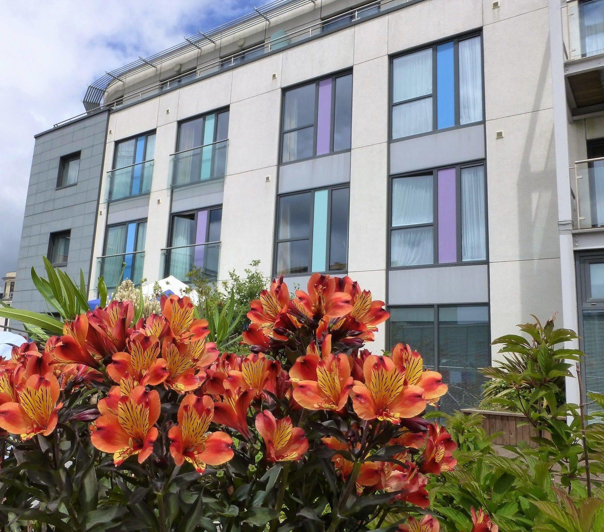 Liberty Wharf Apartments Saint Helier Exterior photo